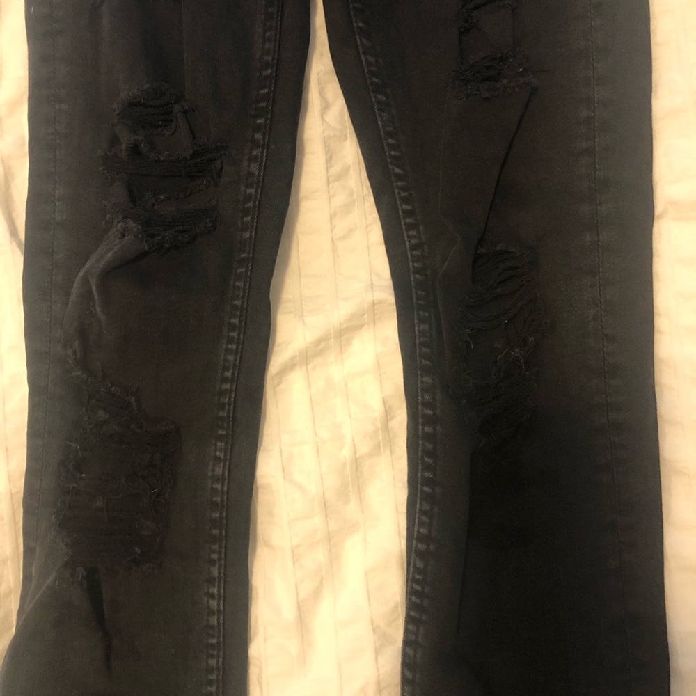 HM BLACK RIPPED JEANS - Picture 3 of 3